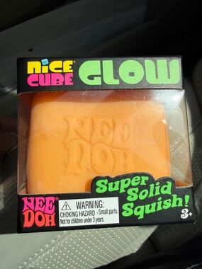 Nice Cube Glow Super Solid Squish - Orange